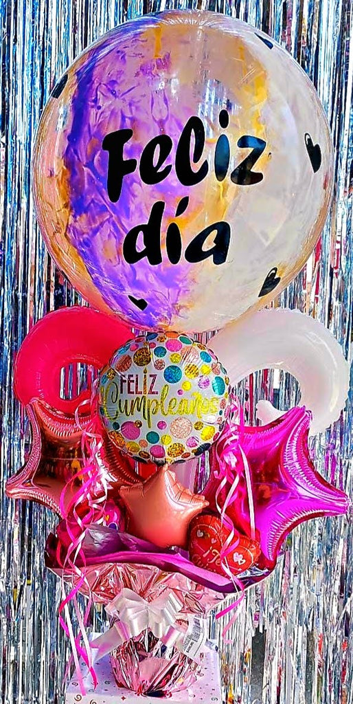 Cumpleaños Mujer en Mesa Globos Burbuja